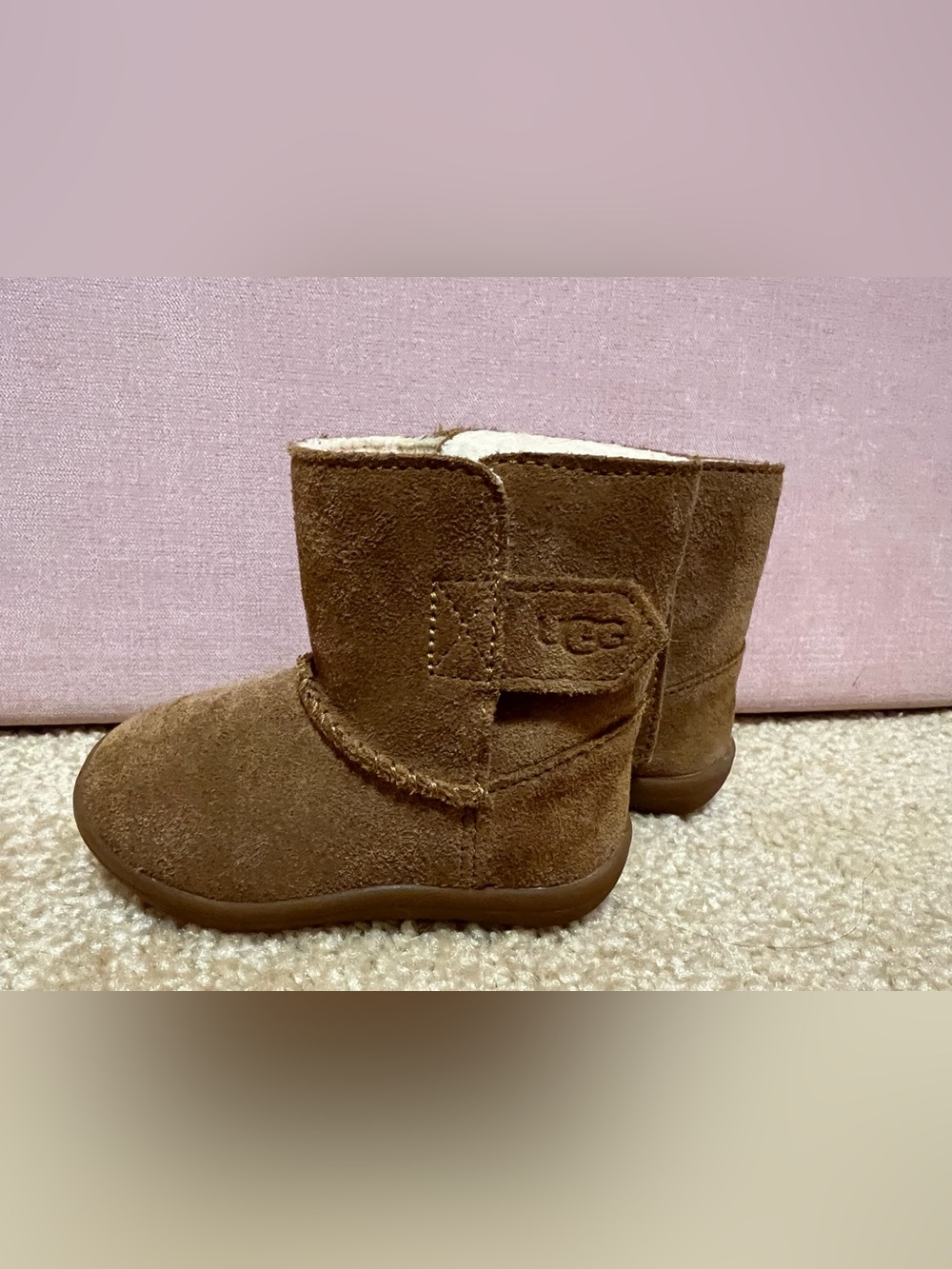 UGG Keelan Water Resistant Boots Toddler Size 4 Chestnut Sheepskin